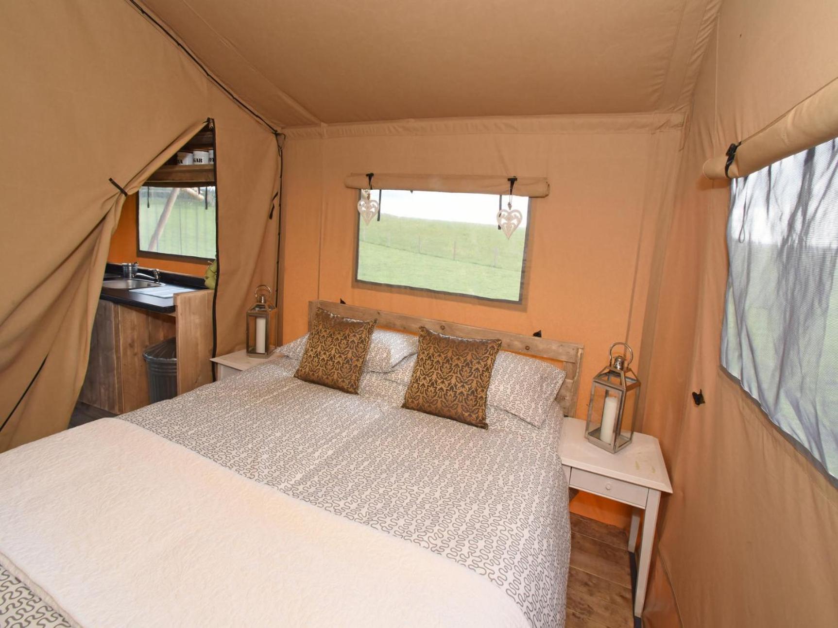 Carr'S Hill Luxury Safari Tents Denny 객실 사진